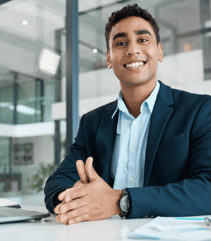 Cliente hombre Orvium sonriente